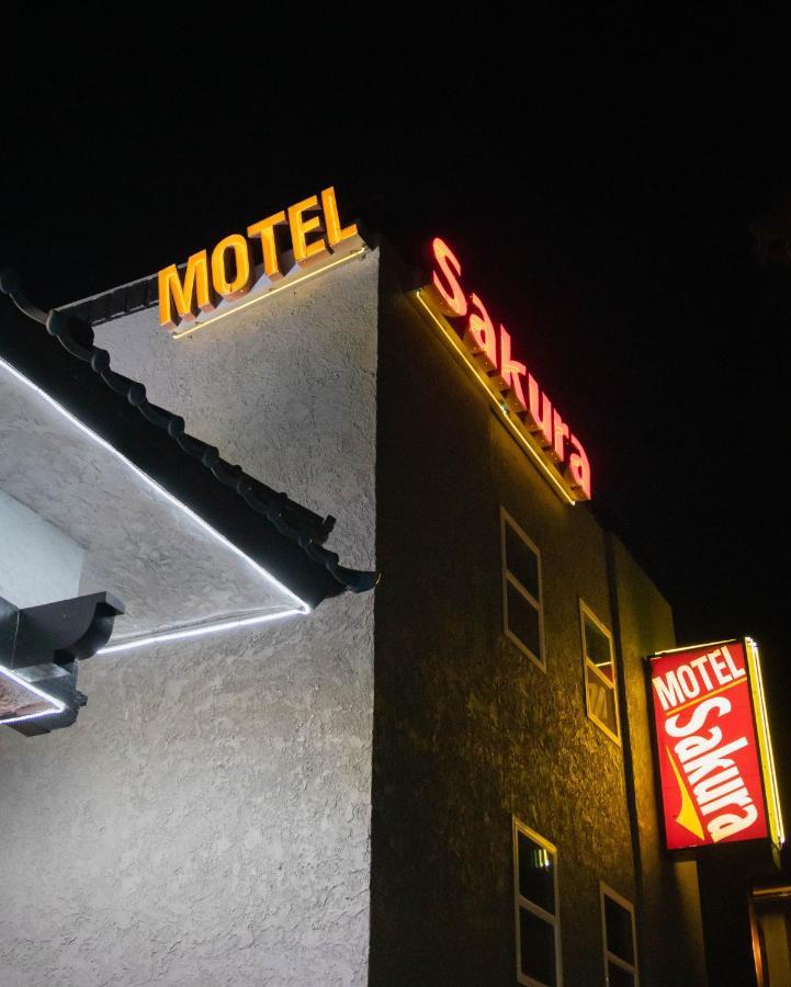 Sakura Inn (Adults Only) Glendale Exterior photo