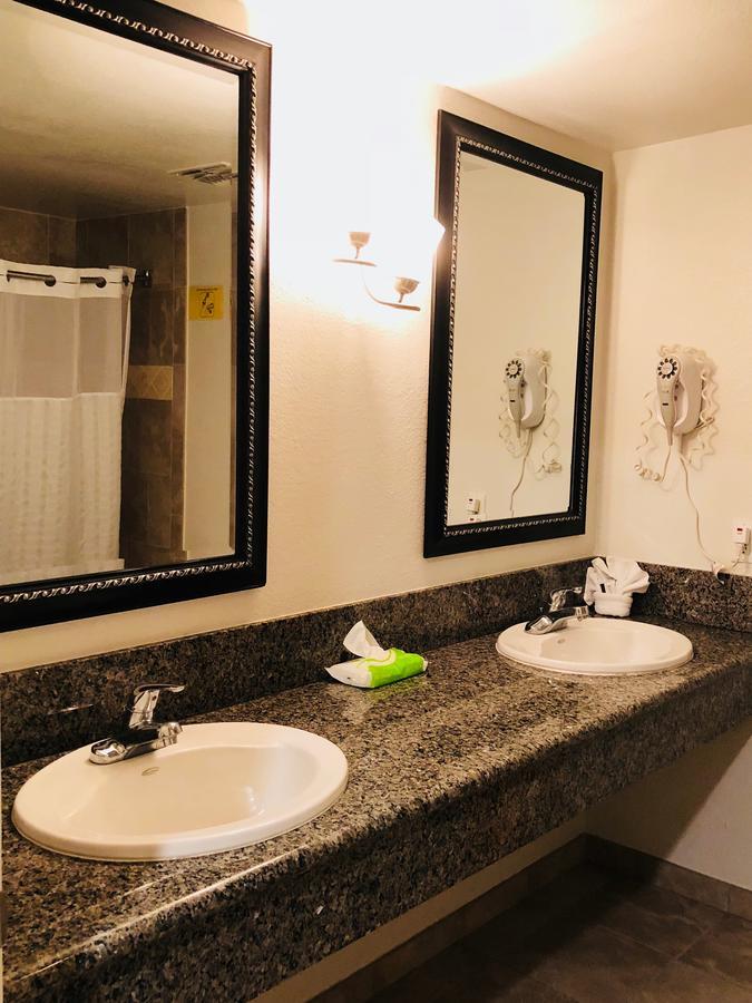 Sakura Inn (Adults Only) Glendale Exterior photo